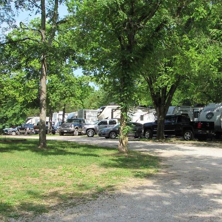 Bar M Resort & Campground Брансон-Уэст Экстерьер фото